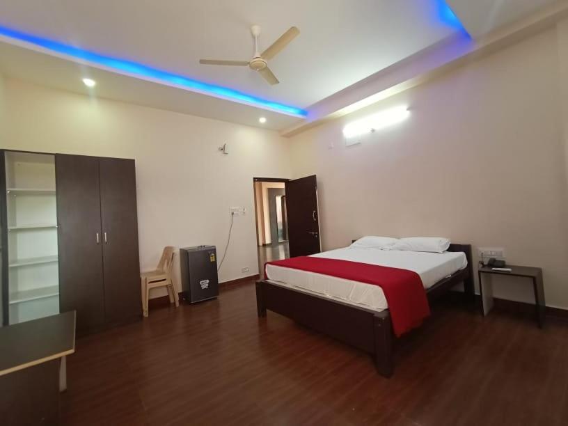 Ss Lodge Devanahalli Exteriör bild